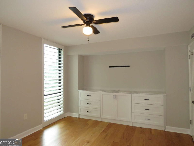 Photo 20 of 2870 Pharr Court South NW #407