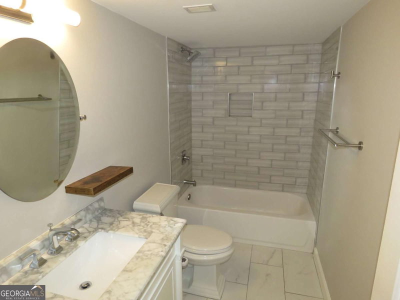 Photo 23 of 2870 Pharr Court South NW #407