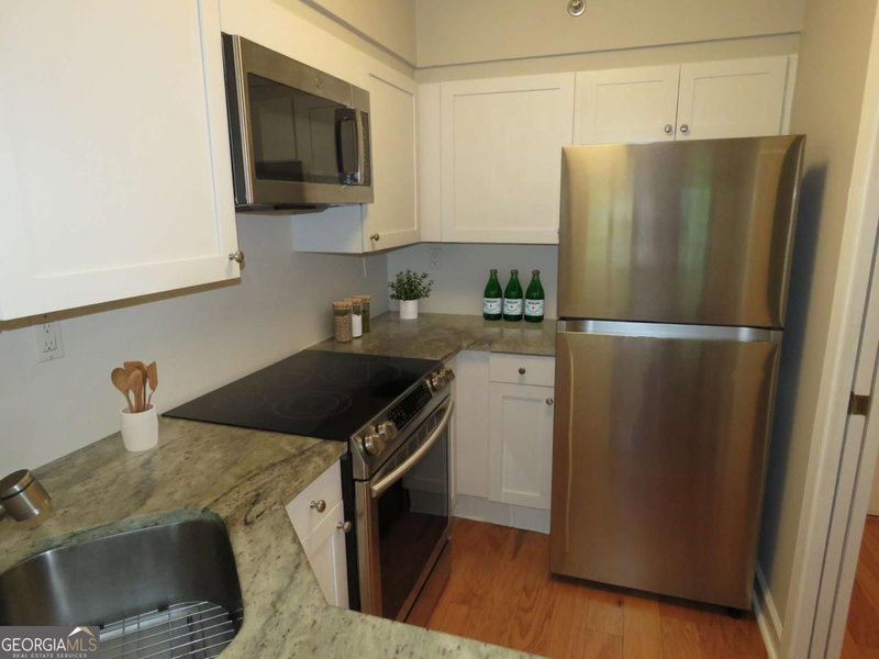 Photo 7 of 2870 Pharr Court South NW #407