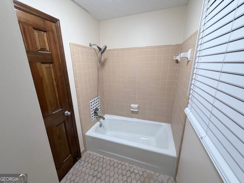 Photo 28 of 1912 Wildwood Court SW