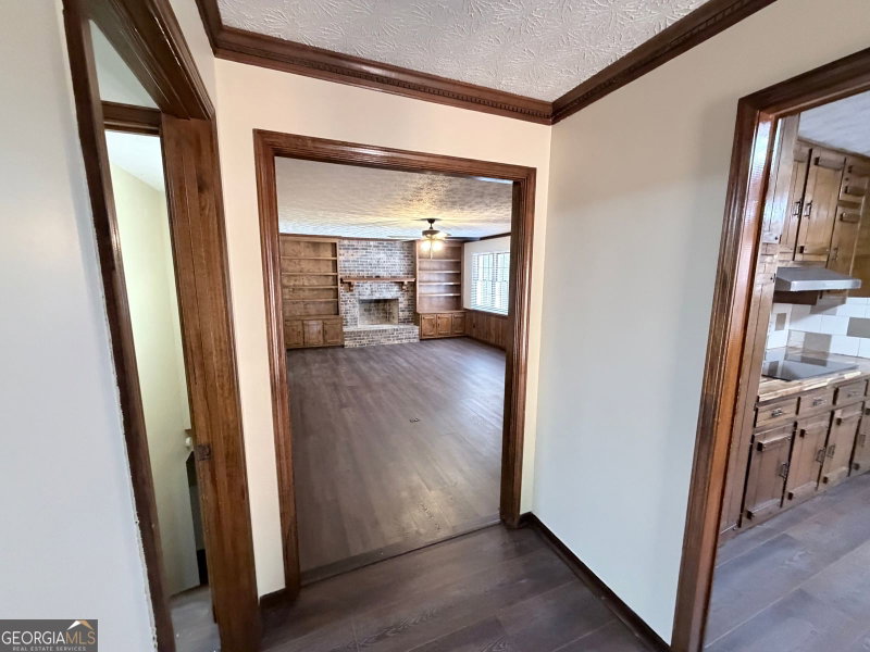 Photo 11 of 1912 Wildwood Court SW