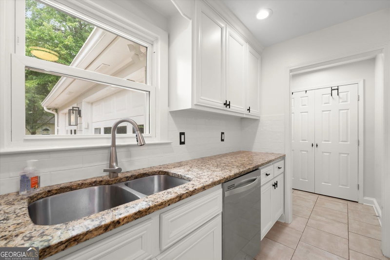 Photo 20 of 560 Saddle Creek Circle