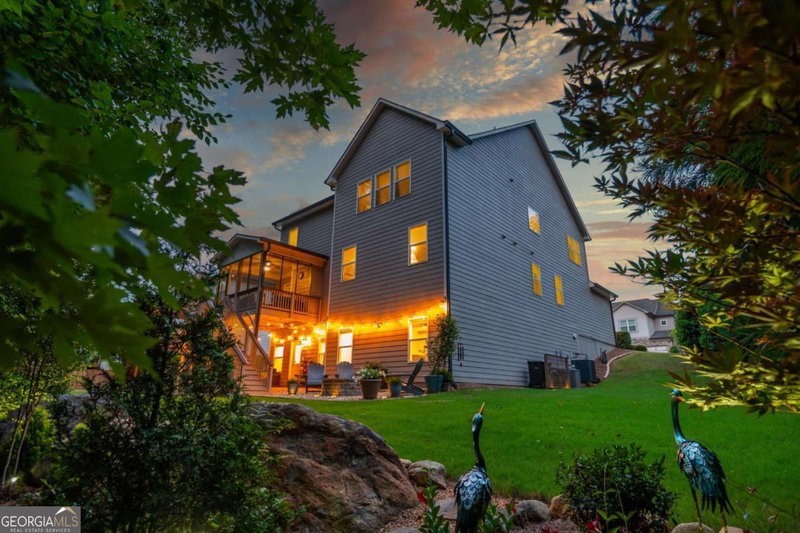 Photo 2 of 1811 Goodhearth Drive NE