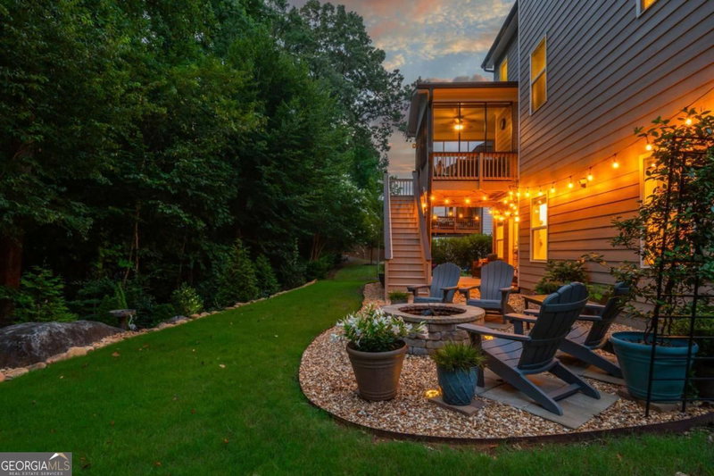 Photo 5 of 1811 Goodhearth Drive NE
