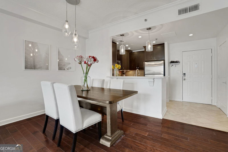 Photo 10 of 1101 Juniper Street NE #APT 1012