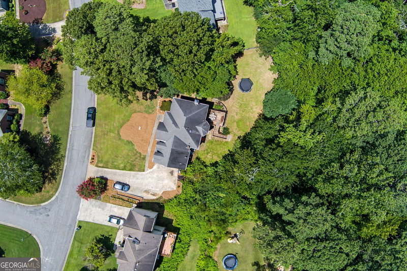 Photo 7 of 6028 Wyndham Woods Drive