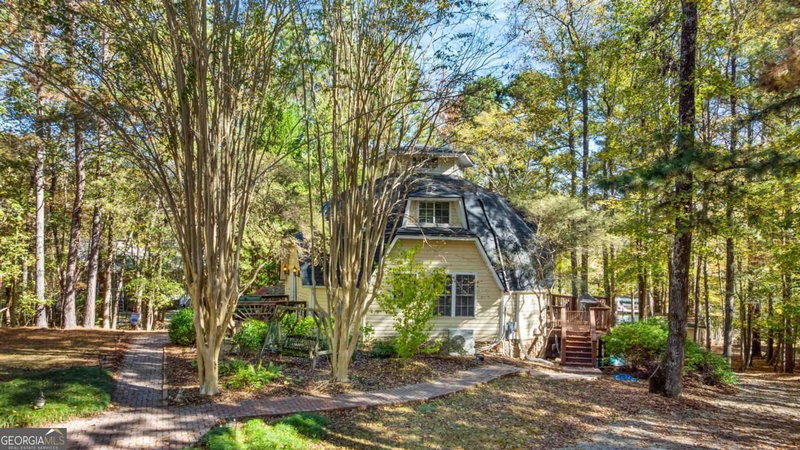Photo 2 of 1251 White Oak Drive