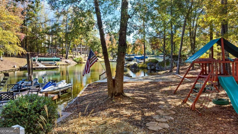 Photo 7 of 1251 White Oak Drive