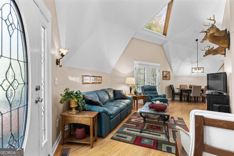 Photo 8 of 1251 White Oak Drive