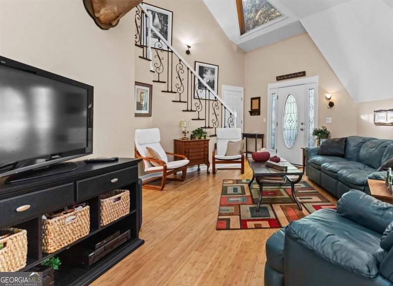 Photo 10 of 1251 White Oak Drive