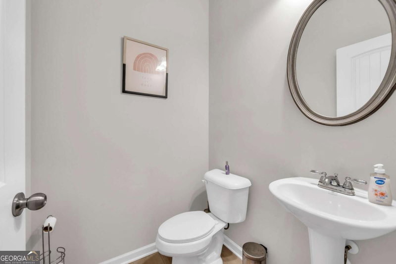 Photo 15 of 411 Crescent Woode Drive