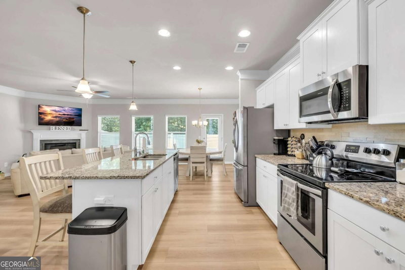 Photo 9 of 411 Crescent Woode Drive