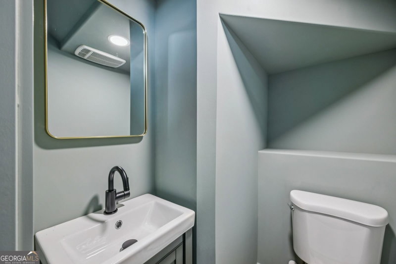 Photo 15 of 1160 Boulevard SE #10
