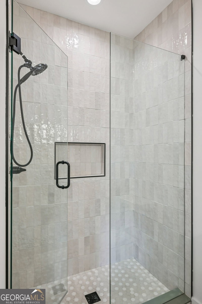 Photo 20 of 1160 Boulevard SE #10