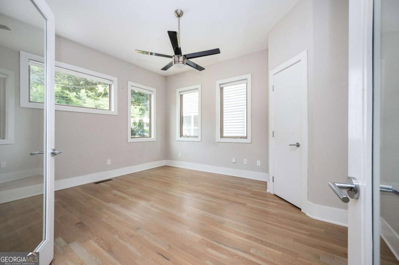 Photo 5 of 406 E Side Avenue SE