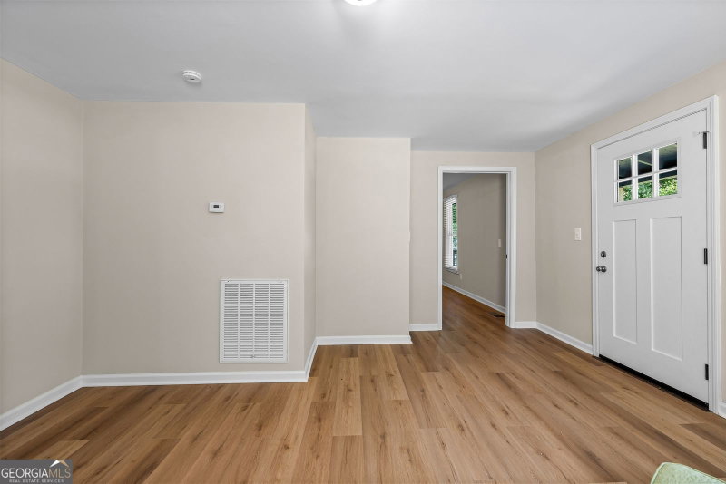 Photo 16 of 51 E Jones Street