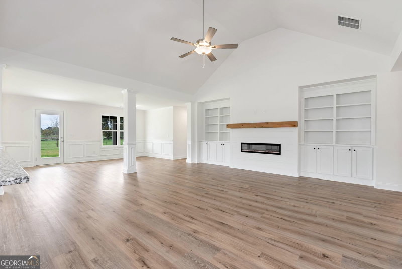 Photo 17 of 406 Myles Way