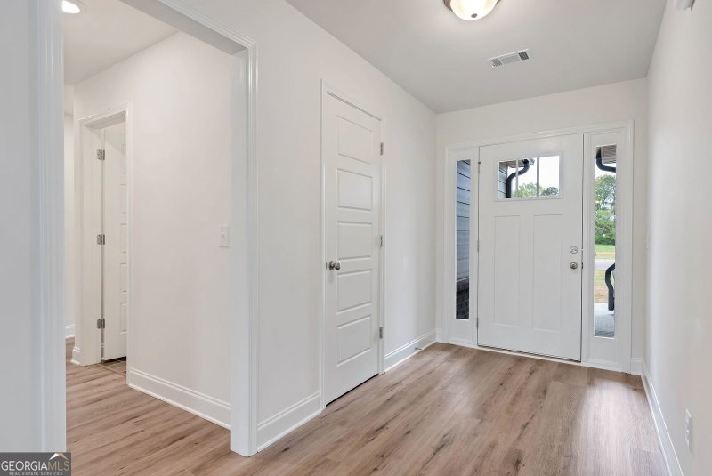 Photo 8 of 406 Myles Way