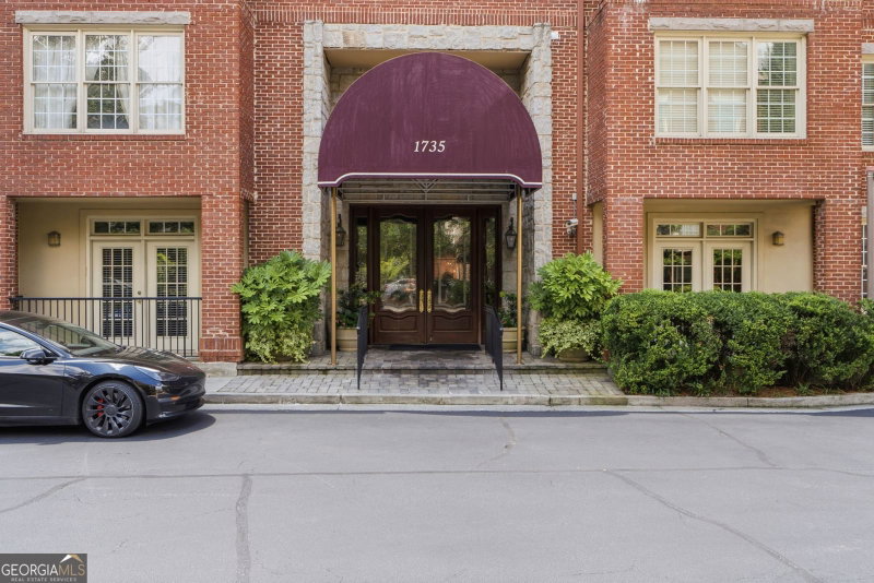 Photo 2 of 1735 Peachtree Street NE #304