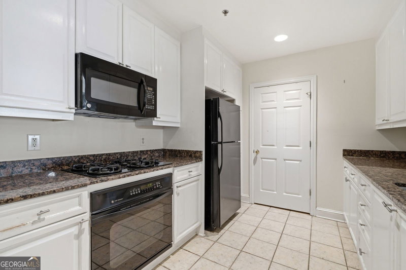 Photo 5 of 1735 Peachtree Street NE #304
