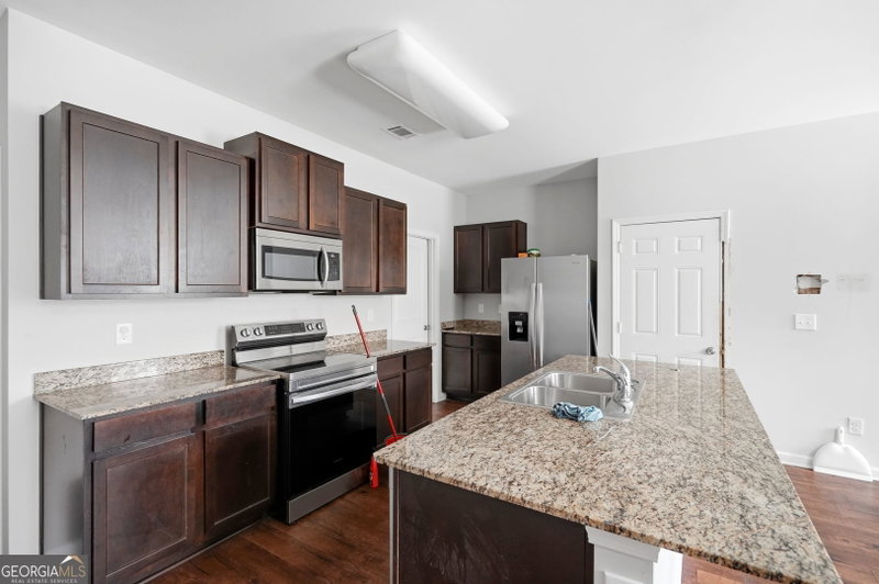Photo 11 of 2024 S Sawgrass Drive E