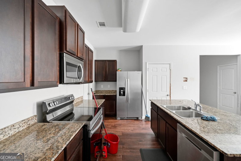 Photo 13 of 2024 S Sawgrass Drive E