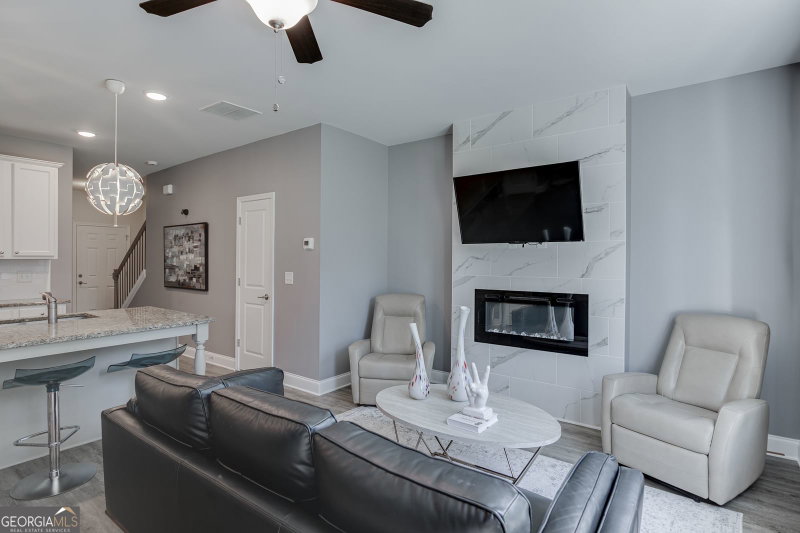 Photo 14 of 124 Greenview Court