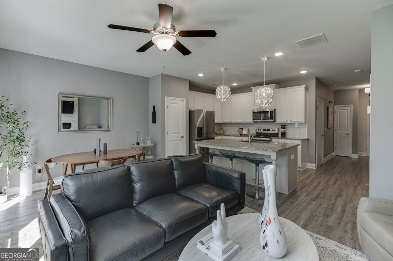 Photo 16 of 124 Greenview Court