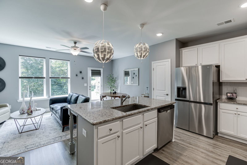 Photo 5 of 124 Greenview Court