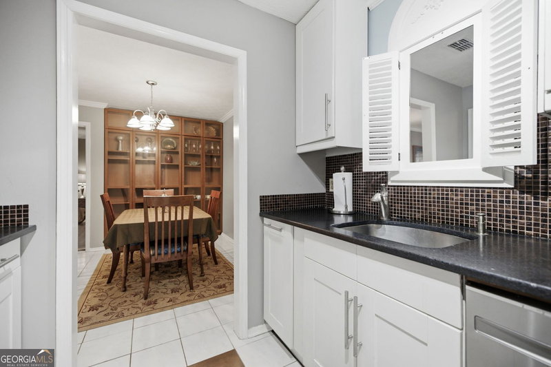 Photo 11 of 402 Olde Mill Lane #402