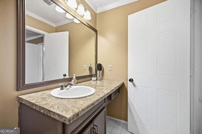 Photo 17 of 402 Olde Mill Lane #402