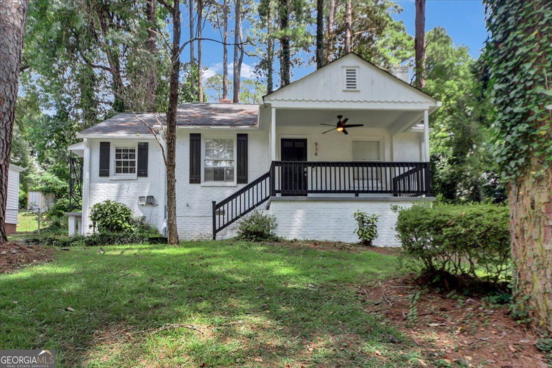 914 Rosemary Avenue SW