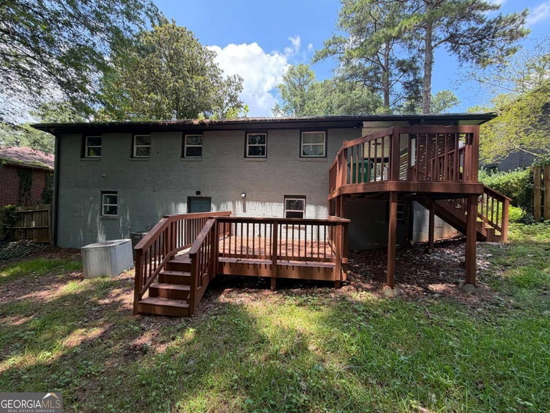 Photo 2 of 2989 Pasadena Drive