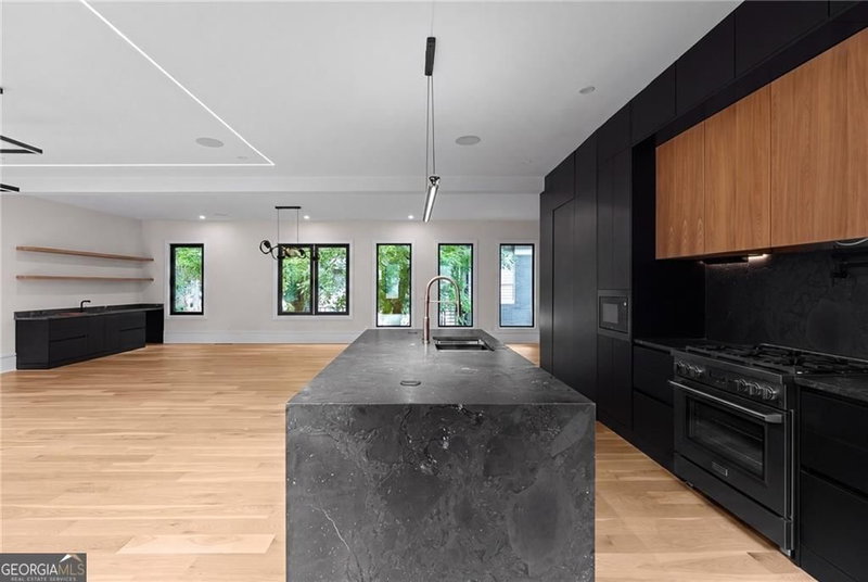 Photo 22 of 1666 S Gordon Street SW