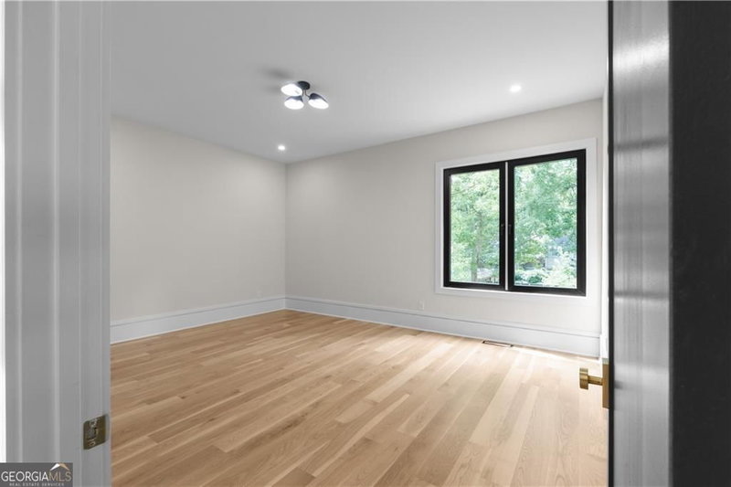 Photo 30 of 1666 S Gordon Street SW