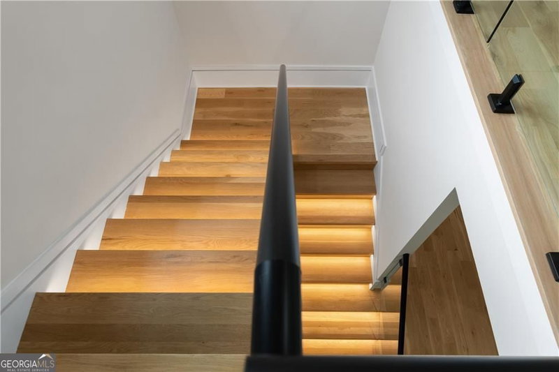 Photo 36 of 1666 S Gordon Street SW
