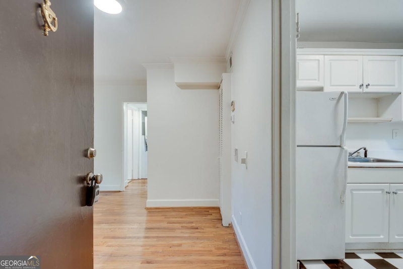 Photo 4 of 317 3rd Street NE #5