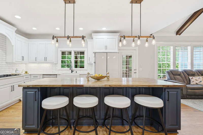 Photo 6 of 401 Maple Ridge Court