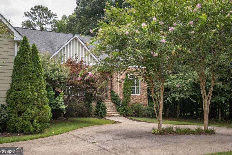 155 Pine Creek Way