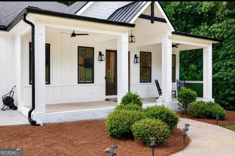 Photo 2 of 6052 Oak Hill Drive