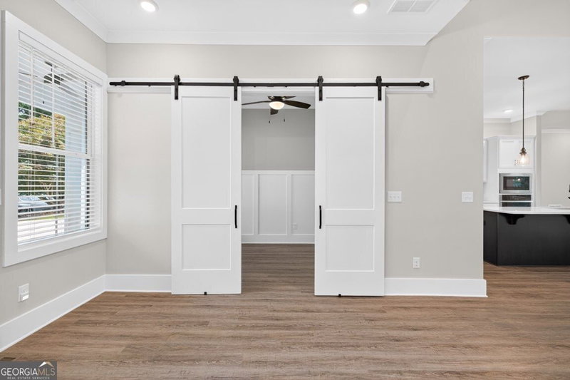 Photo 18 of 6052 Oak Hill Drive