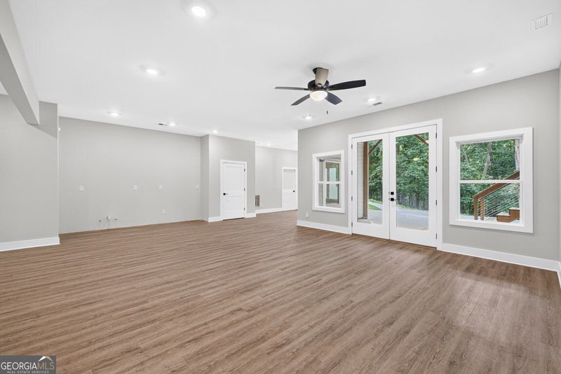 Photo 34 of 6052 Oak Hill Drive