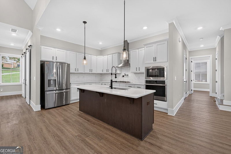 Photo 10 of 6052 Oak Hill Drive