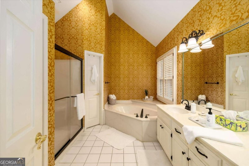 Photo 40 of 1918 De Winton Place