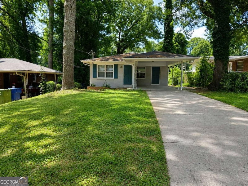 1962 Pine Oak Drive SW