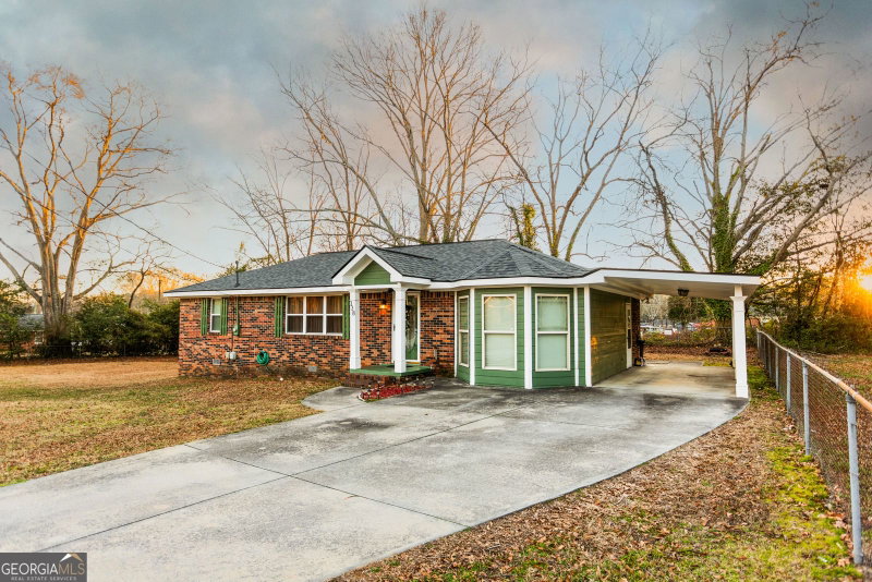 Photo 2 of 338 Boxwood Street