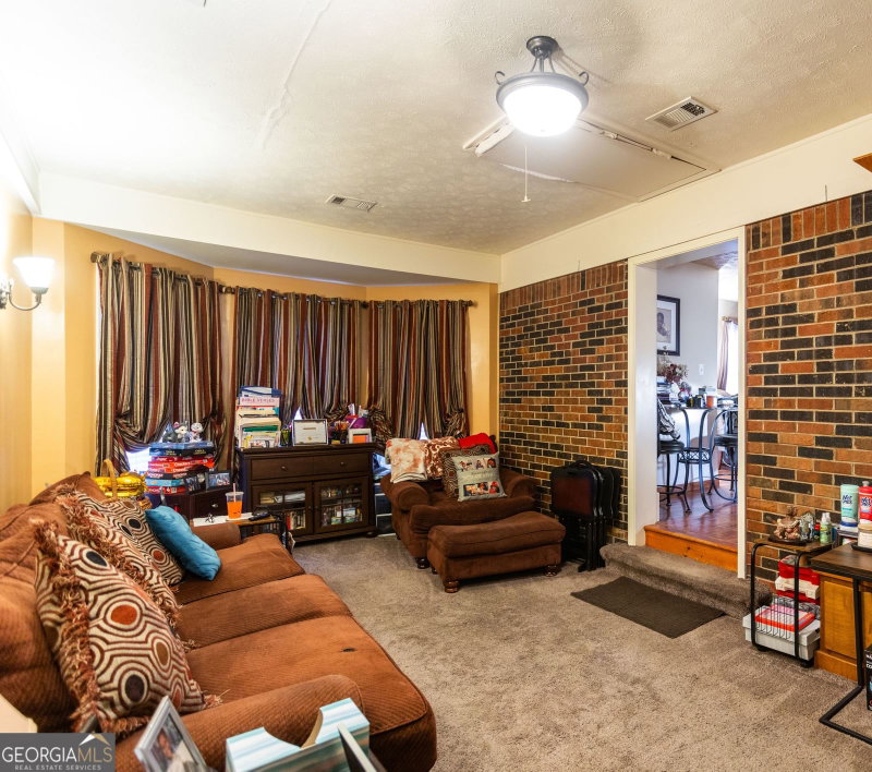 Photo 11 of 338 Boxwood Street