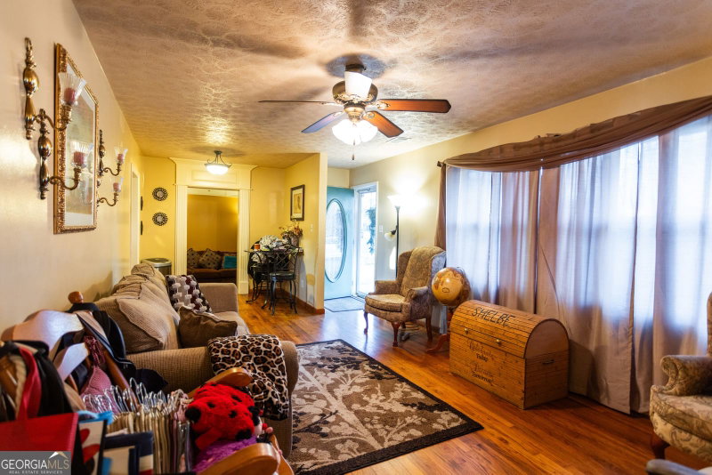 Photo 4 of 338 Boxwood Street
