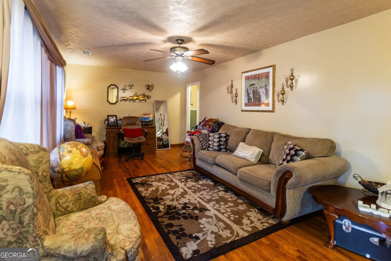 Photo 6 of 338 Boxwood Street