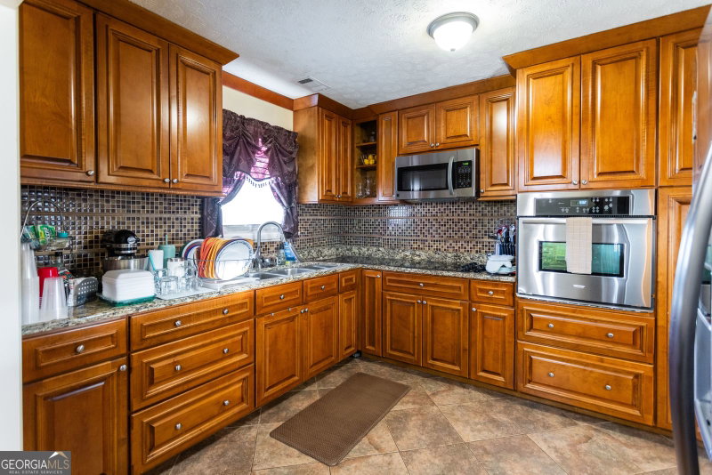 Photo 9 of 338 Boxwood Street